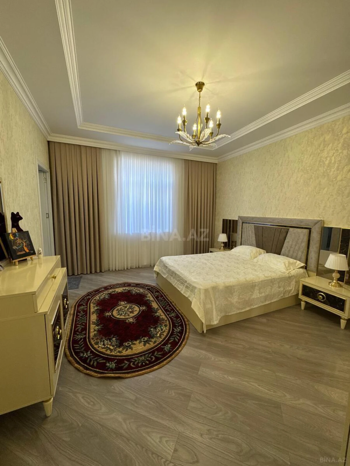 Satılır 7 otaqlı həyət evi 370 m²