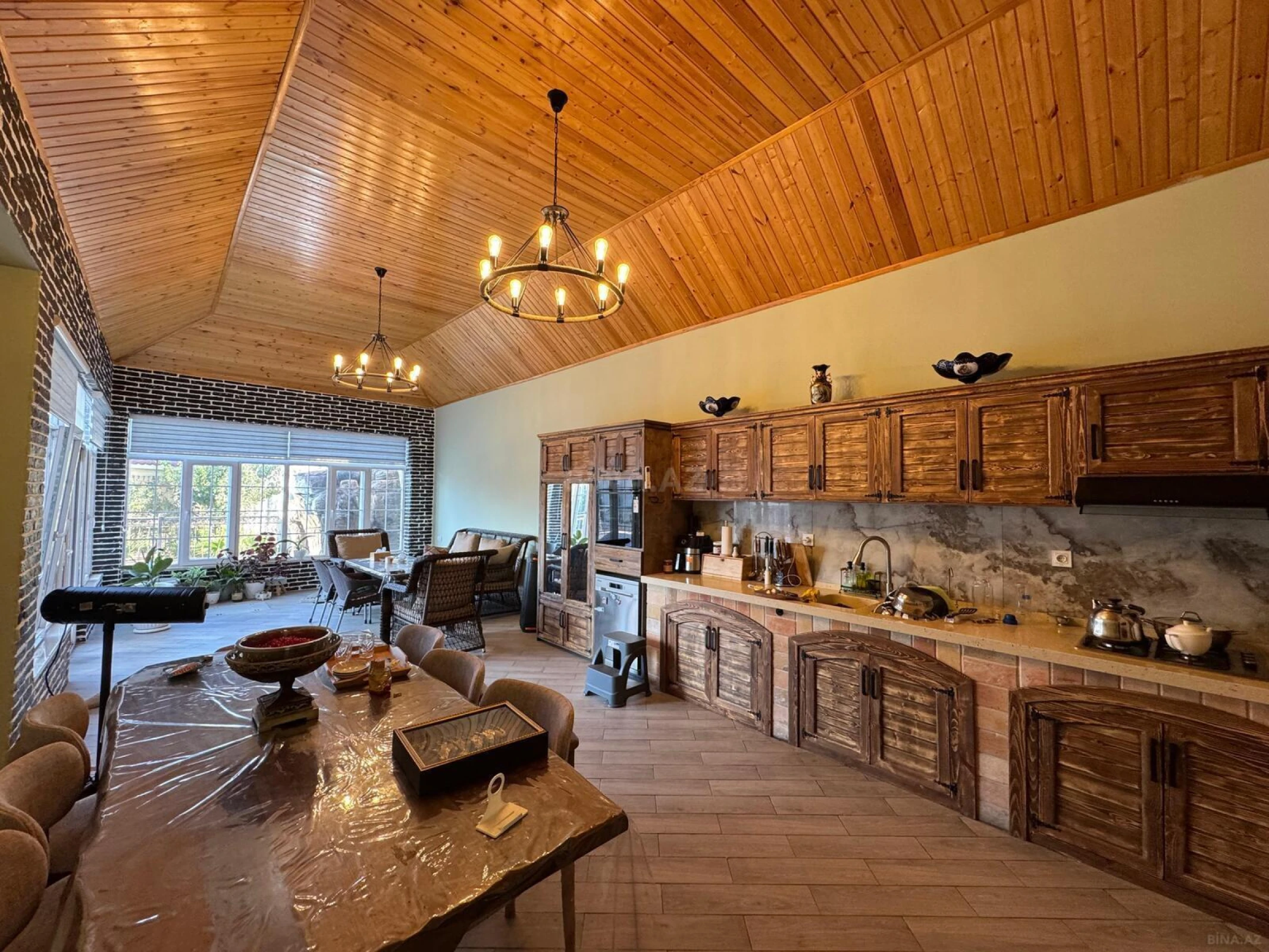 Satılır 7 otaqlı həyət evi 370 m²