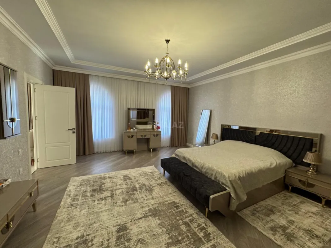 Satılır 7 otaqlı həyət evi 370 m²