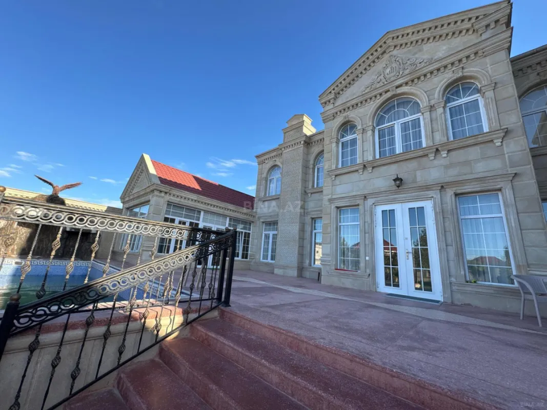 Satılır 7 otaqlı həyət evi 370 m²