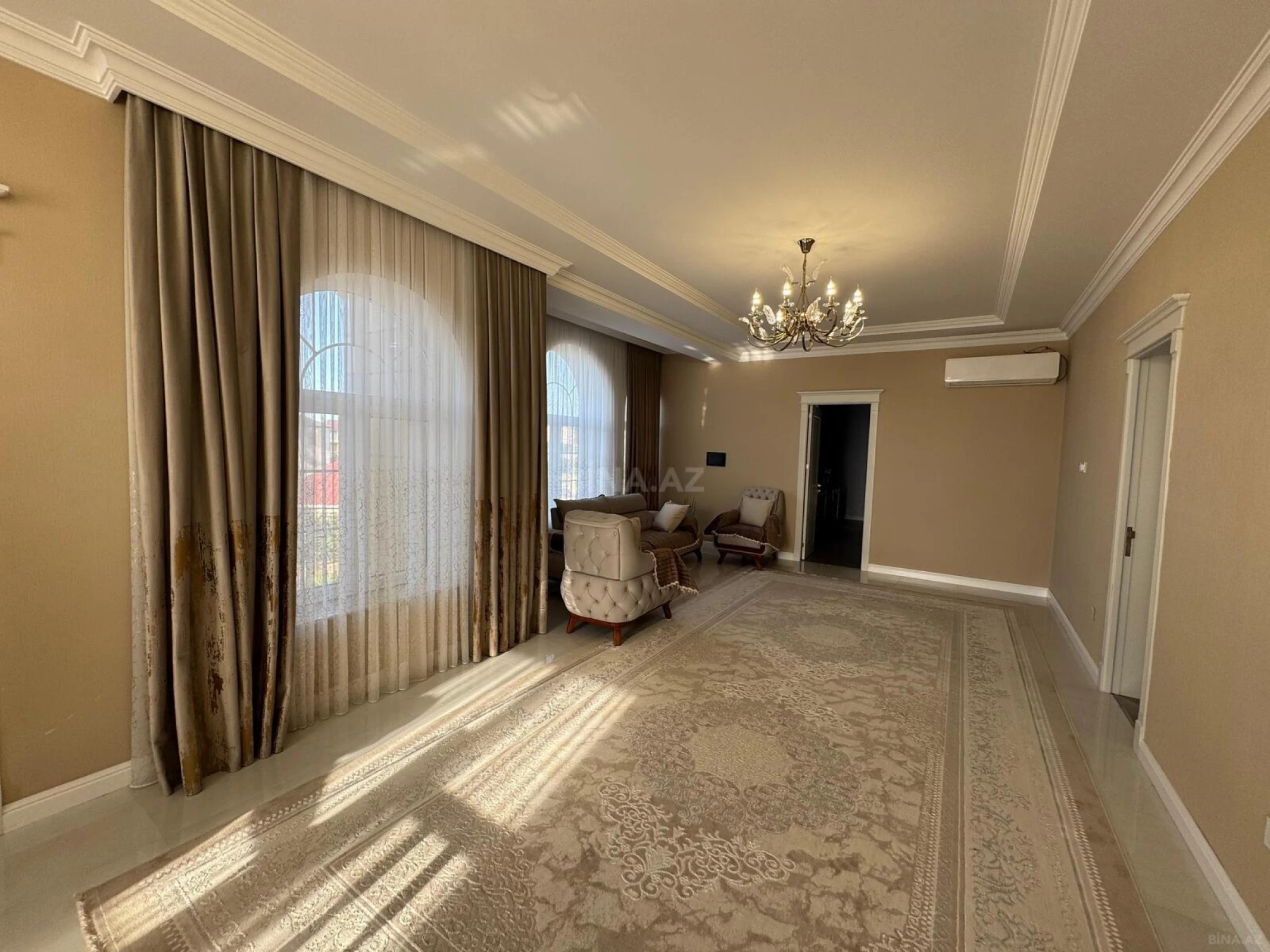 Satılır 7 otaqlı həyət evi 370 m²