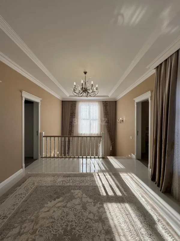 Satılır 7 otaqlı həyət evi 370 m²