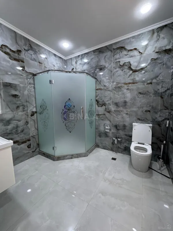 Satılır 7 otaqlı həyət evi 370 m²