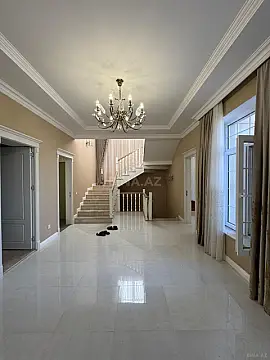 Satılır 7 otaqlı həyət evi 370 m²