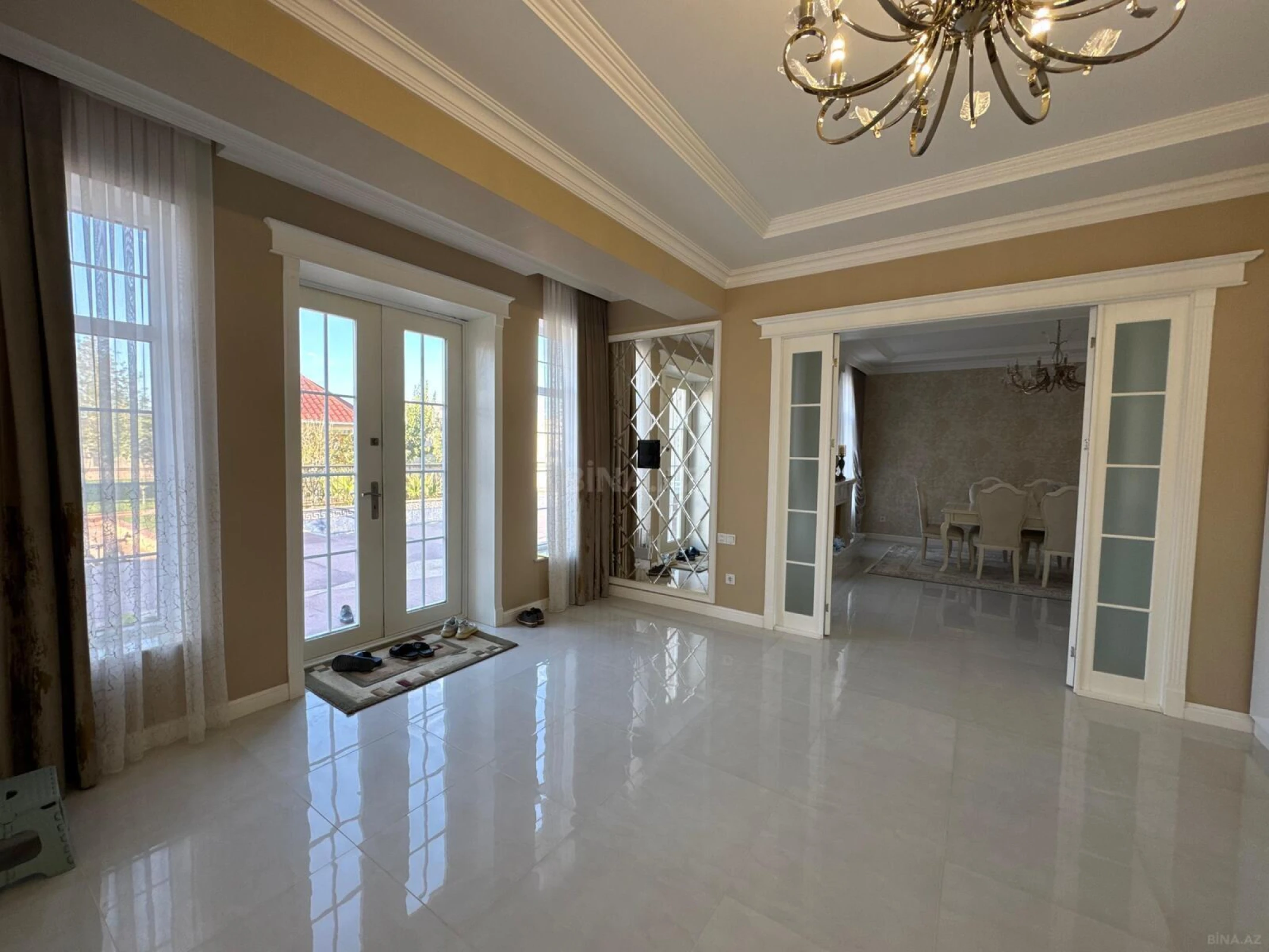 Satılır 7 otaqlı həyət evi 370 m²