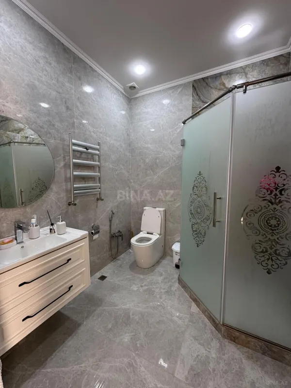 Satılır 7 otaqlı həyət evi 370 m²