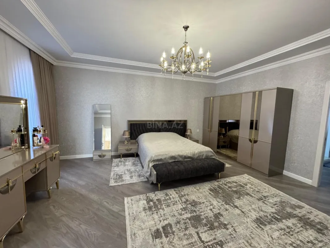 Satılır 7 otaqlı həyət evi 370 m²