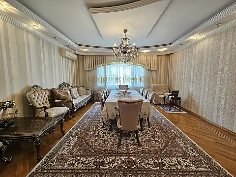 Satılır 3 otaqlı mənzil 140 m² — Bakı 3 otaq 140.00 m²