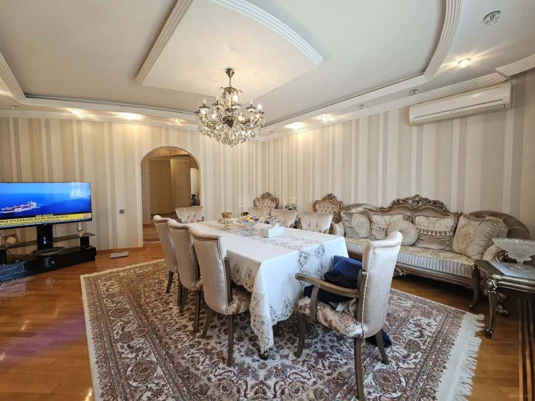 Satılır 3 otaqlı mənzil 140 m²