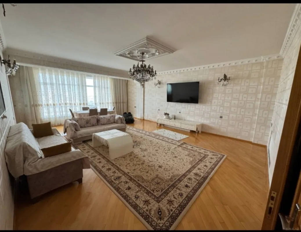 Satılır 3 otaqlı mənzil 163 m²