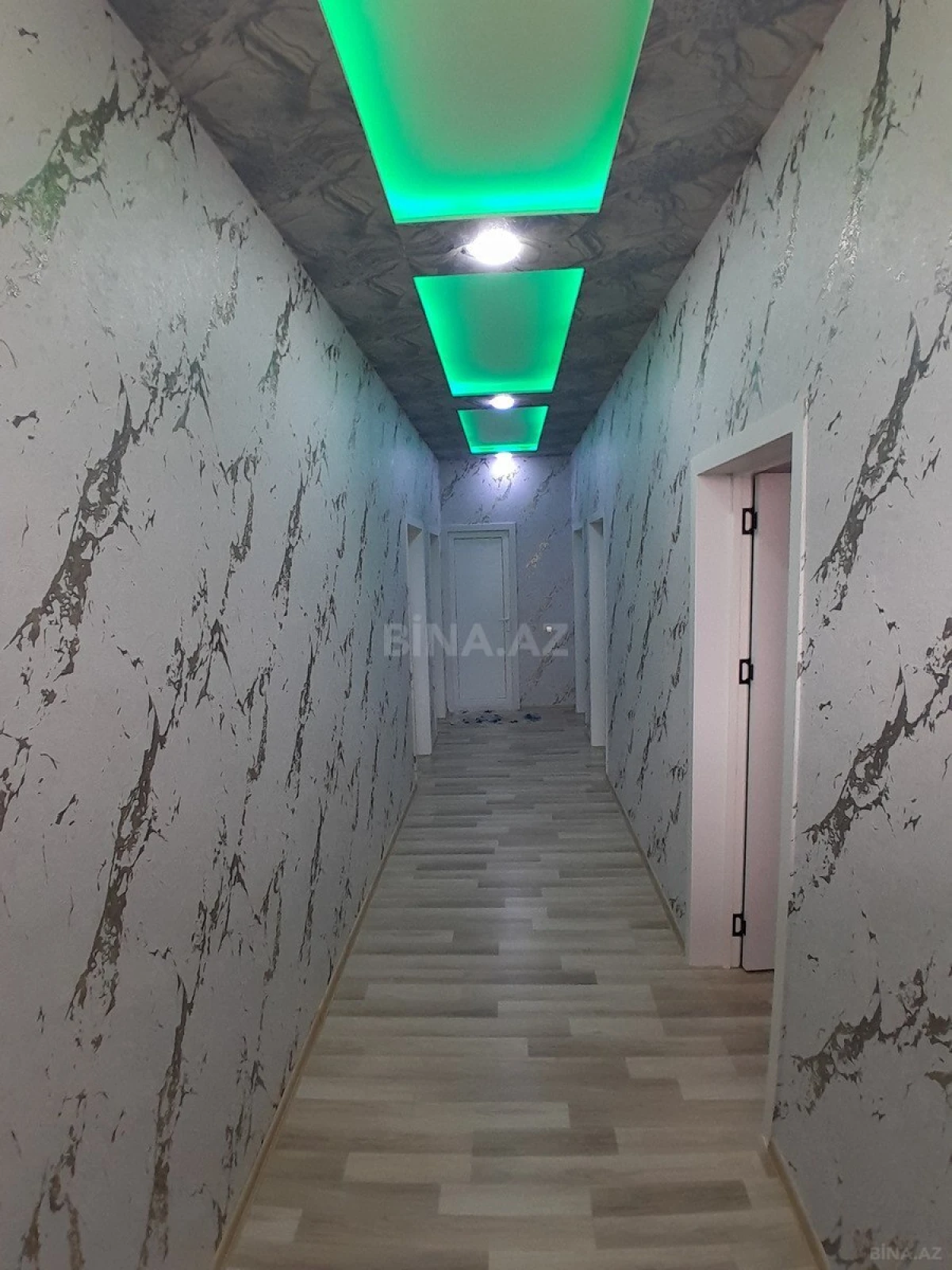 Satılır 6 otaqlı həyət evi 200 m²