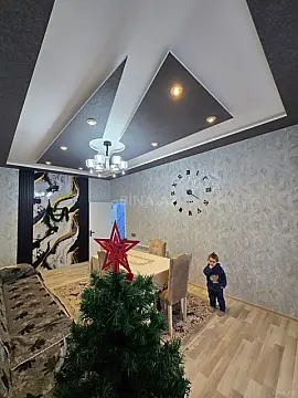 Satılır 6 otaqlı həyət evi 200 m²