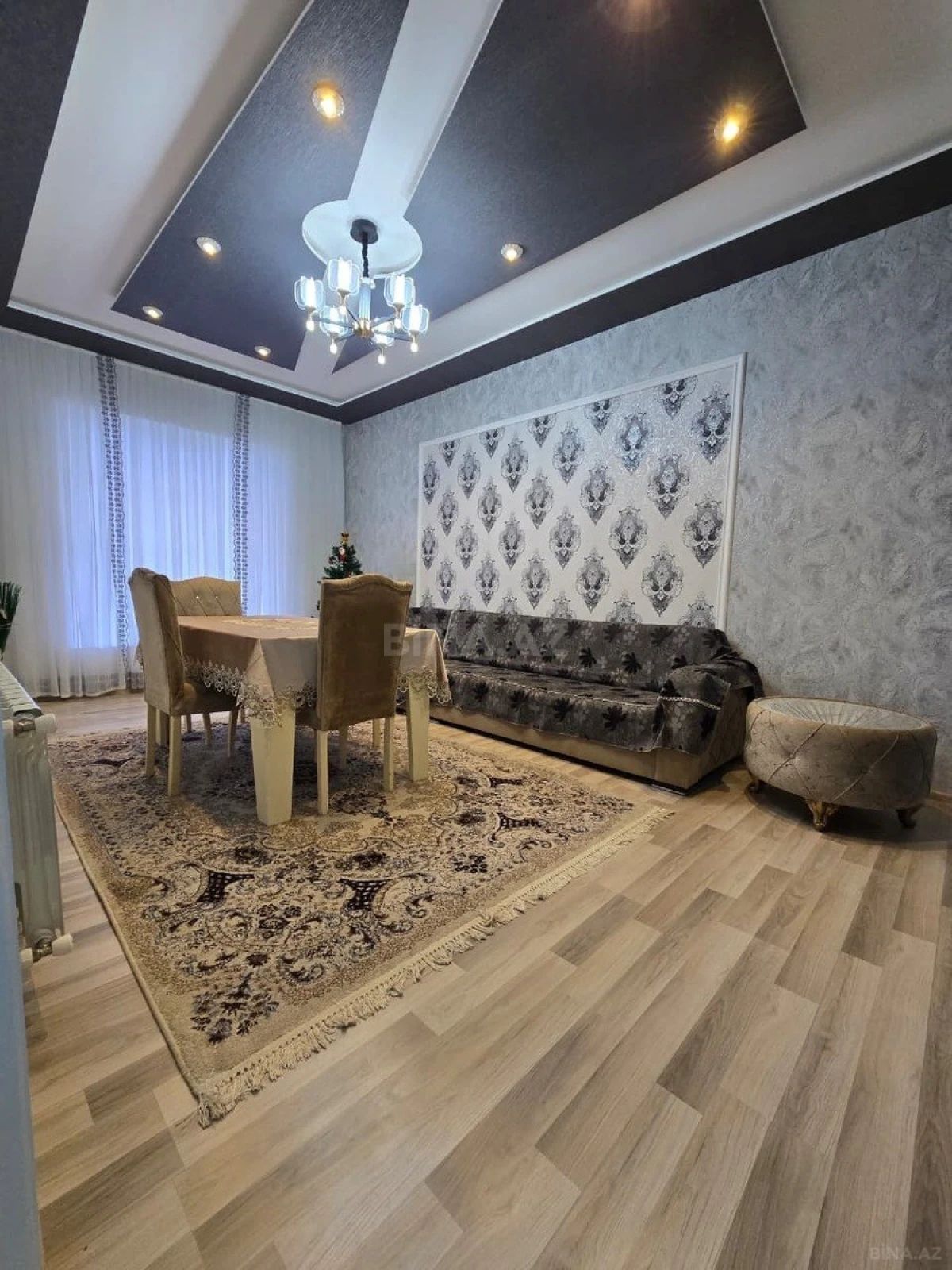 Satılır 6 otaqlı həyət evi 200 m²