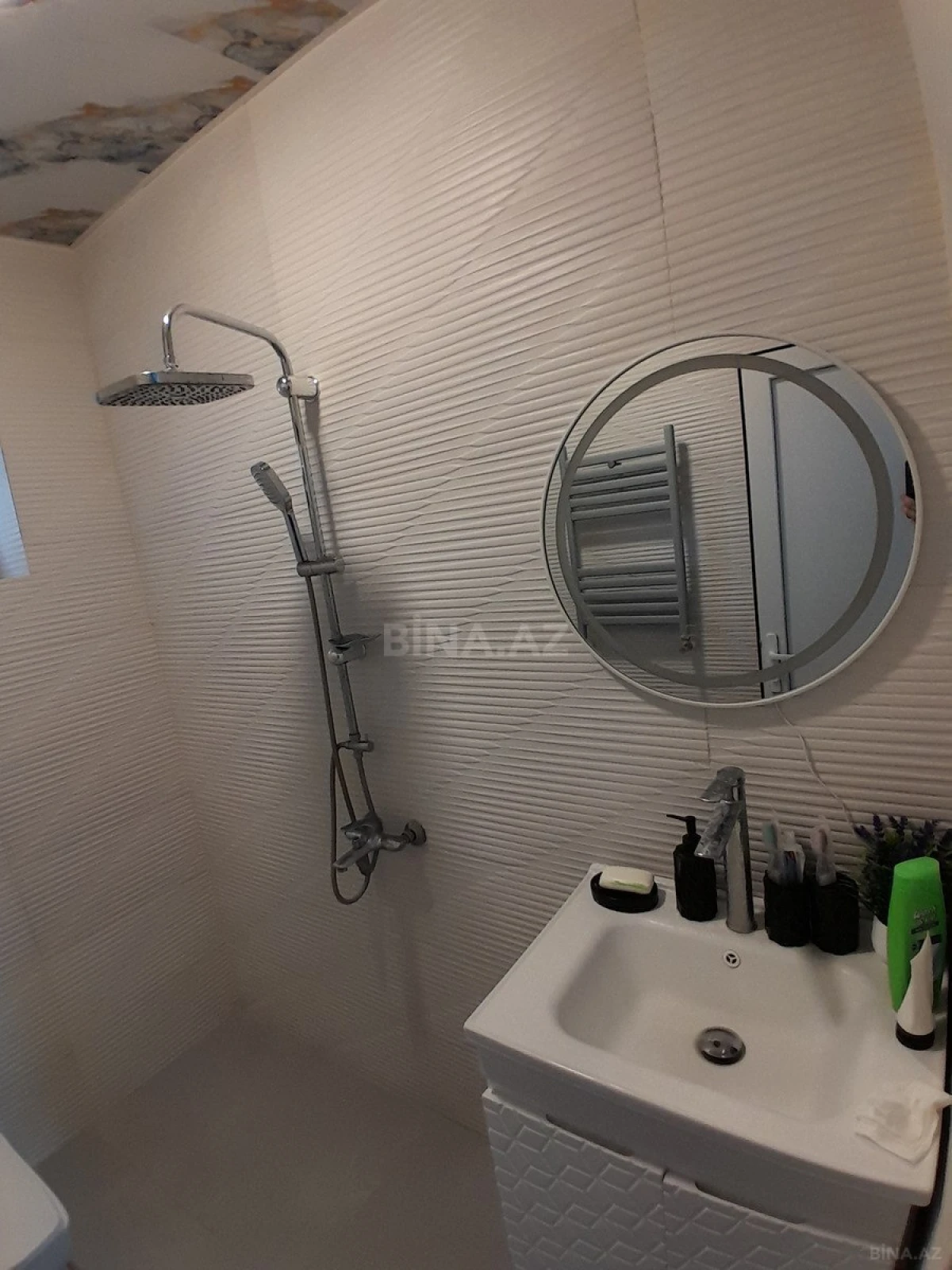Satılır 6 otaqlı həyət evi 200 m²