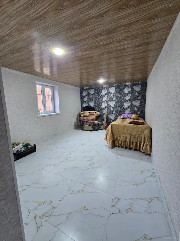 Satılır 6 otaqlı həyət evi 200 m²