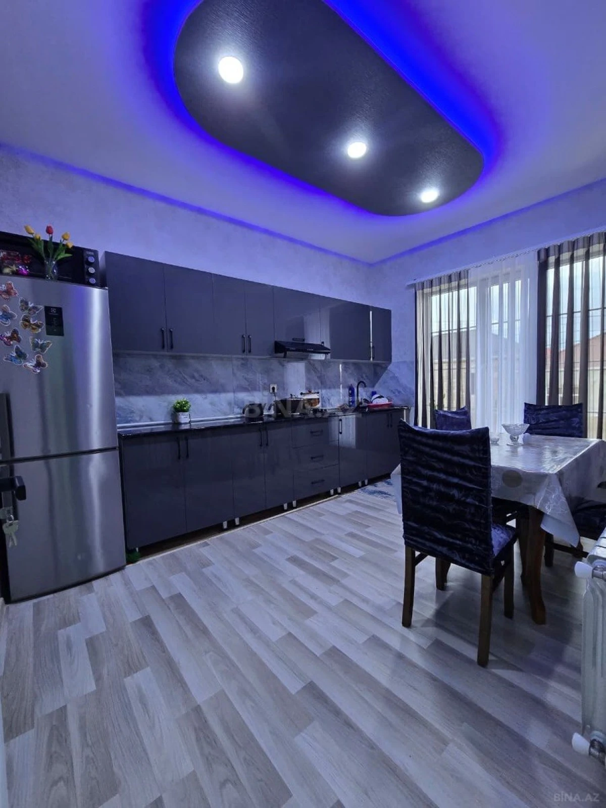 Satılır 6 otaqlı həyət evi 200 m²