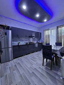 Satılır 6 otaqlı həyət evi 200 m²