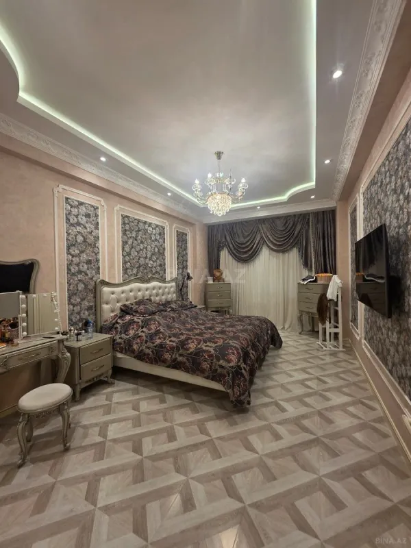 Satılır 3 otaqlı mənzil 136 m²