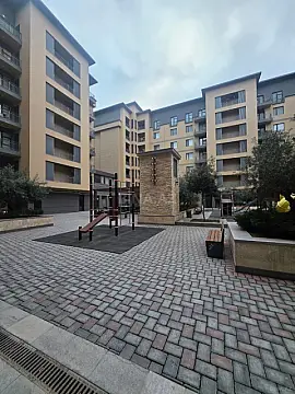 Satılır 3 otaqlı mənzil 136 m² — Bakı 3 otaq 136.00 m²