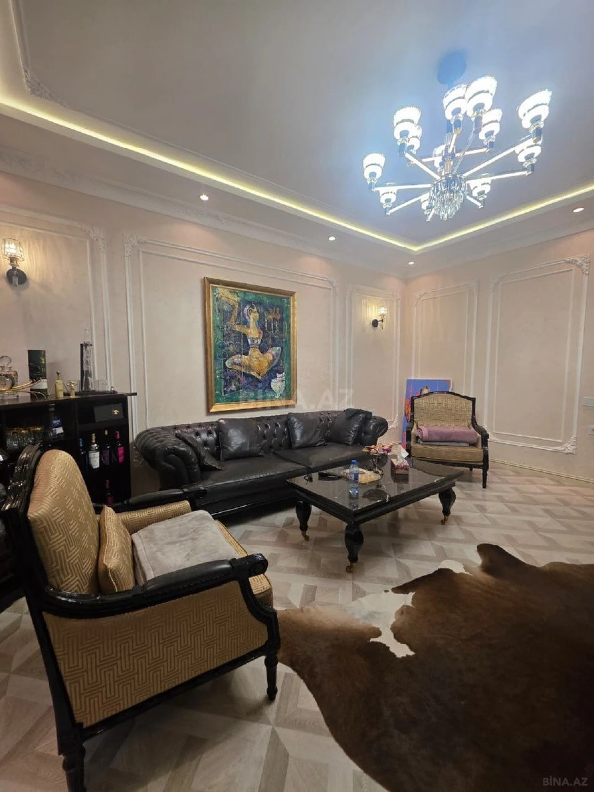 Satılır 3 otaqlı mənzil 136 m²