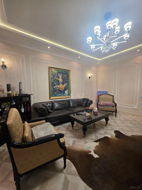 Satılır 3 otaqlı mənzil 136 m²