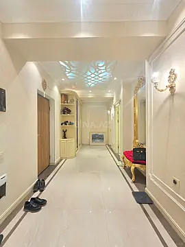 Satılır 3 otaqlı mənzil 136 m²