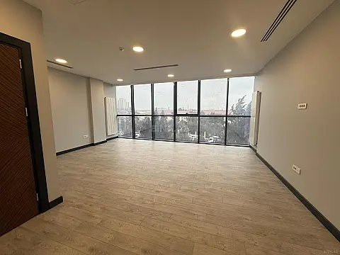 Kirayə verilir 5 otaqlı ofis 146 m²