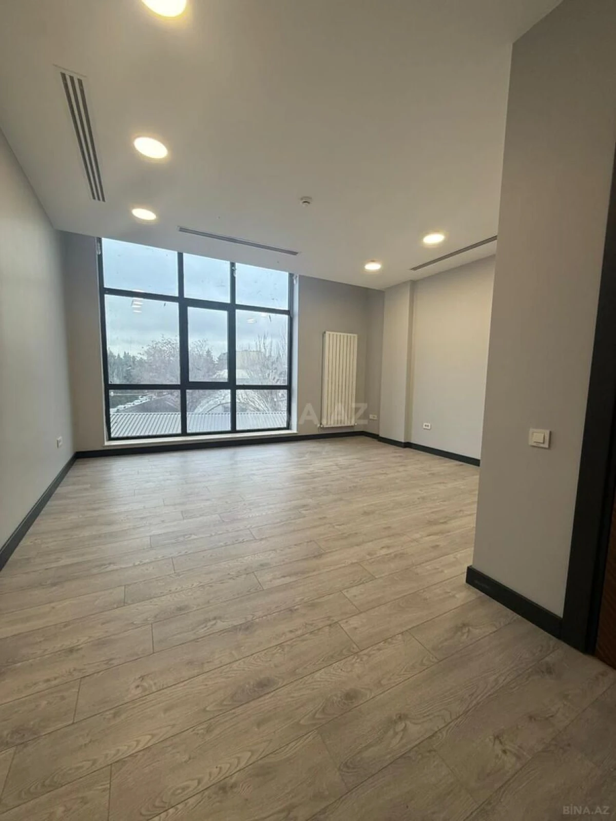 Kirayə verilir 5 otaqlı ofis 146 m²
