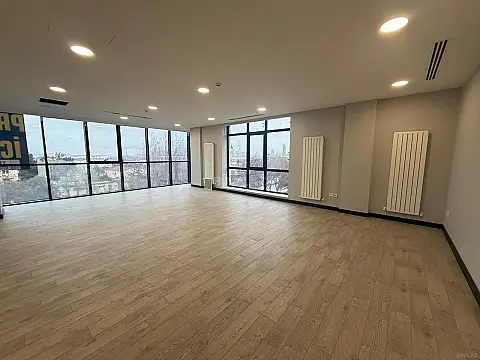 Kirayə verilir 5 otaqlı ofis 146 m²