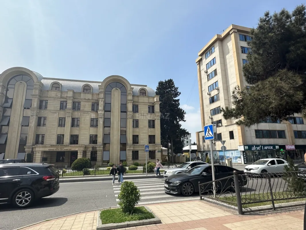 Satılır 4 otaqlı mənzil 110 m²