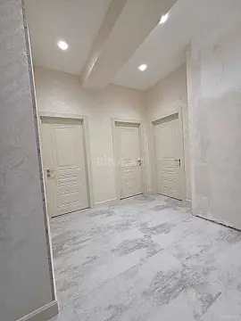 Satılır 2 otaqlı mənzil 74 m²