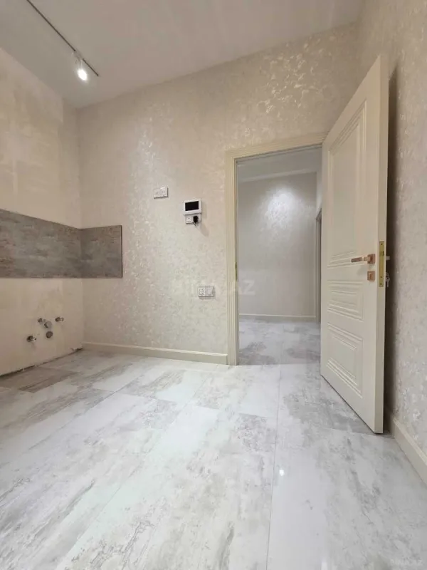 Satılır 2 otaqlı mənzil 74 m²