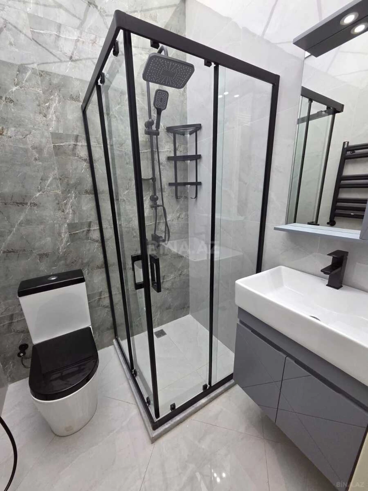 Satılır 2 otaqlı mənzil 74 m²