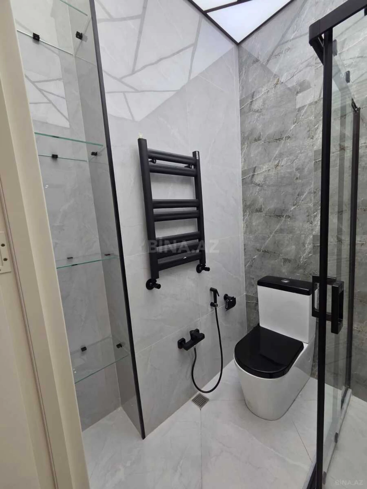 Satılır 2 otaqlı mənzil 74 m²