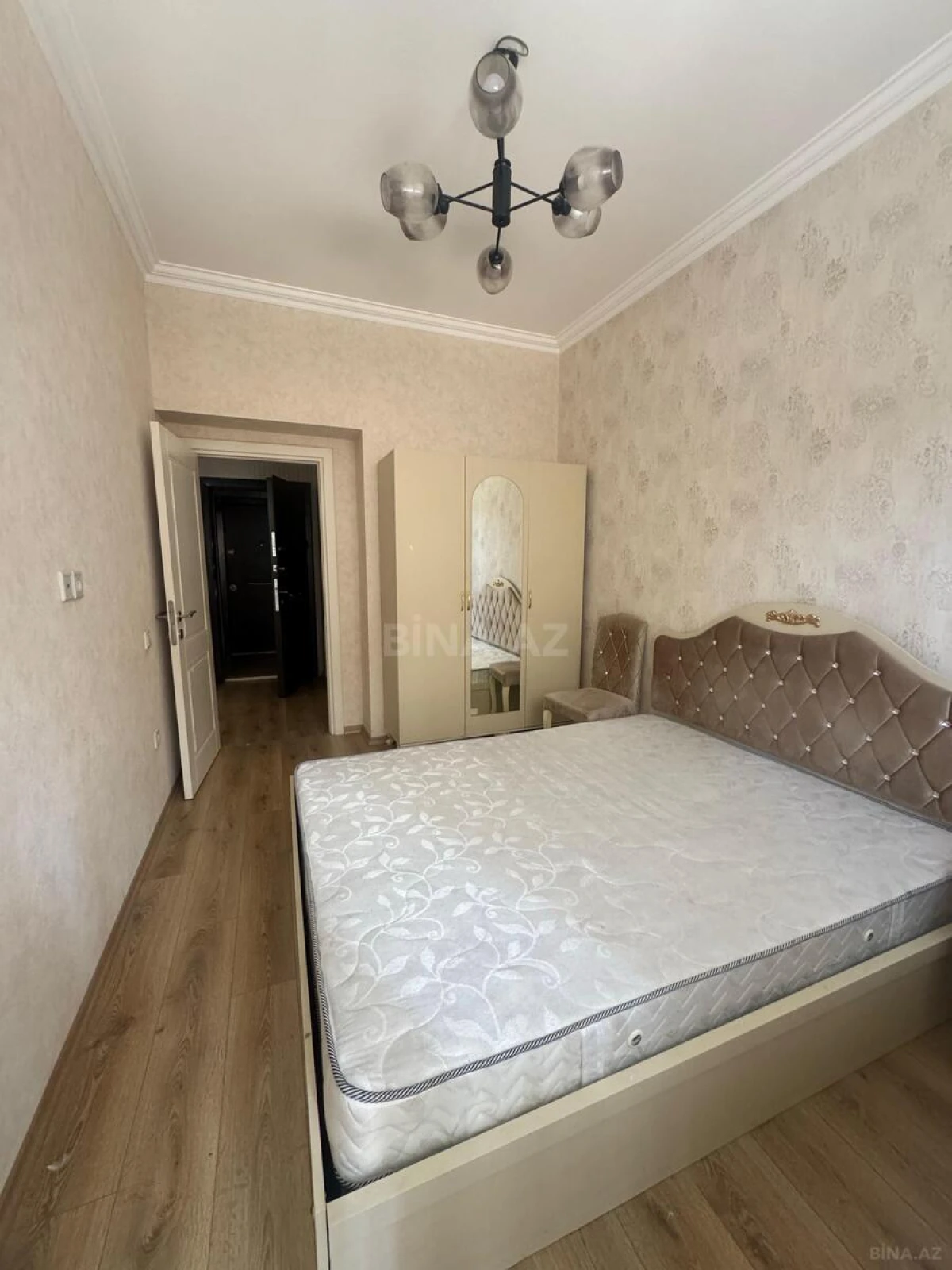Kirayə verilir 2 otaqlı mənzil 60 m²