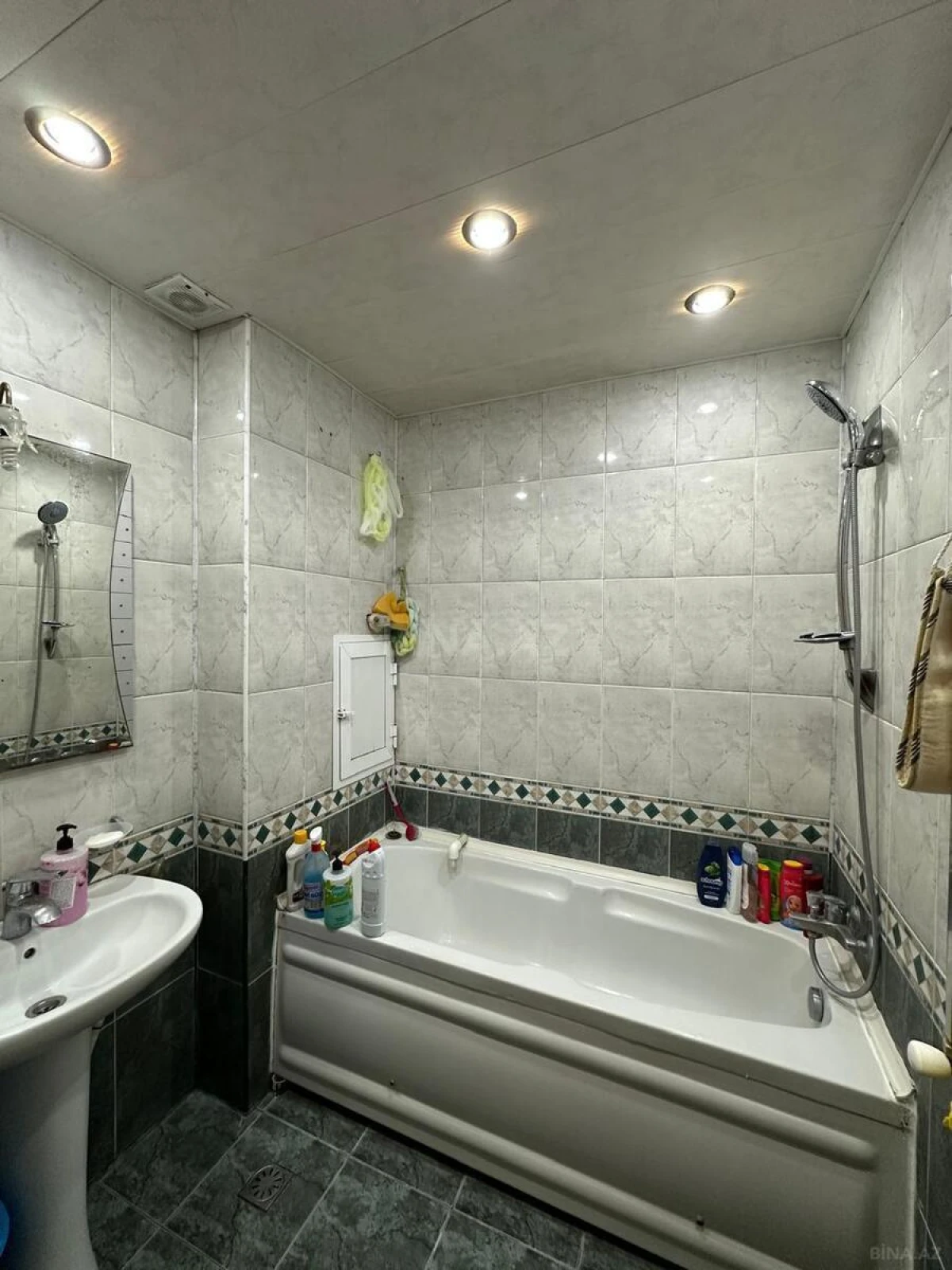 Satılır 3 otaqlı mənzil 87 m²