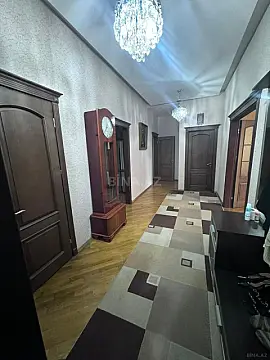 Satılır 3 otaqlı mənzil 160 m² — Bakı 3 otaq 160.00 m²