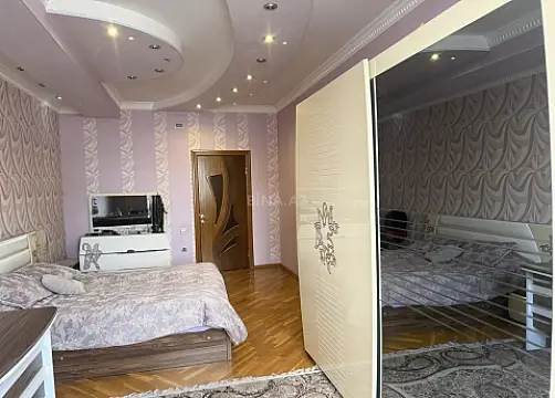 Satılır 3 otaqlı mənzil 125 m²