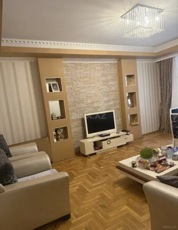 Satılır 3 otaqlı mənzil 125 m²