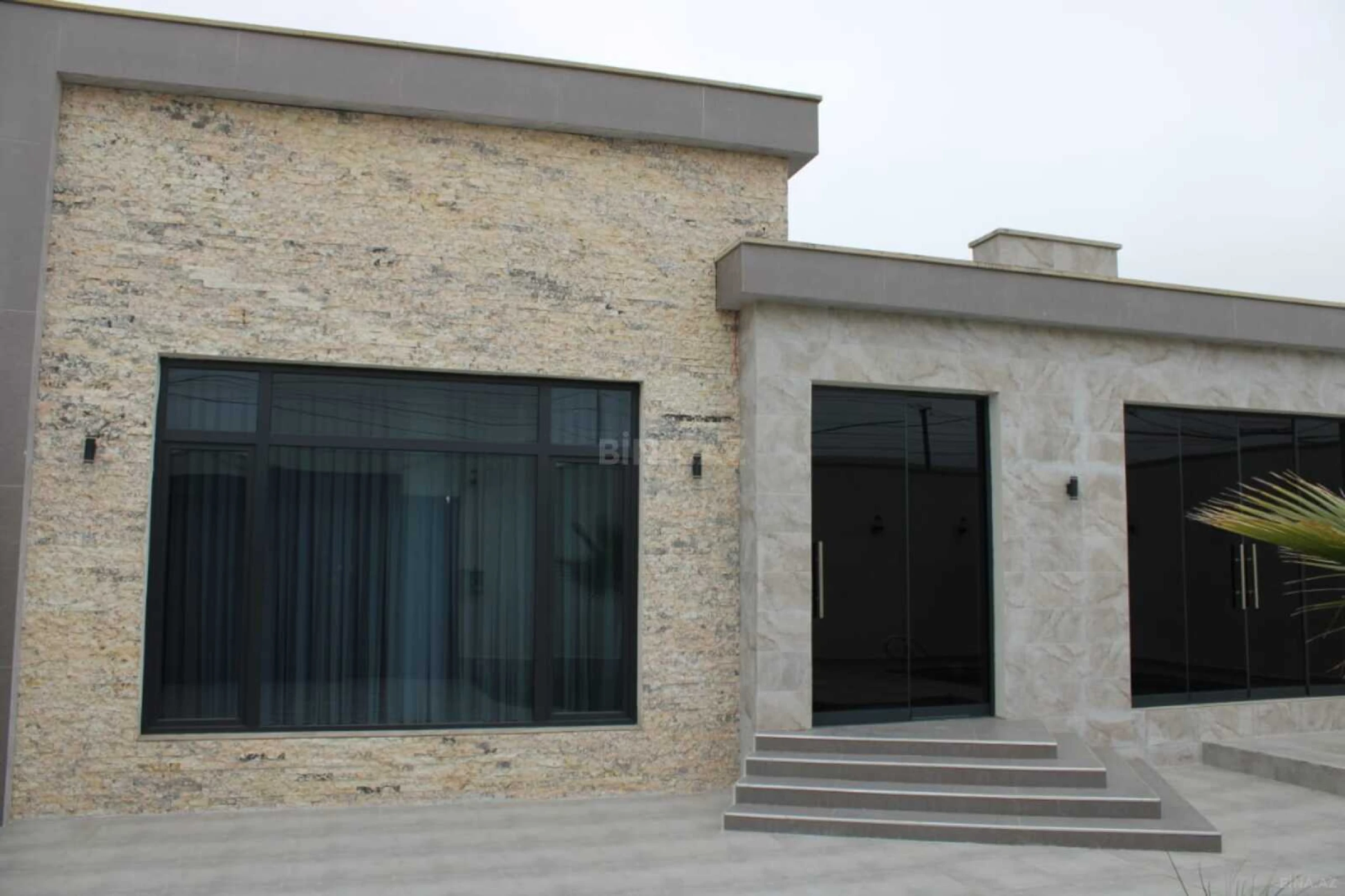 Satılır 4 otaqlı həyət evi 230 m²