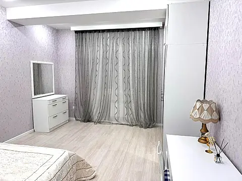 Kirayə verilir 2 otaqlı mənzil 70 m²