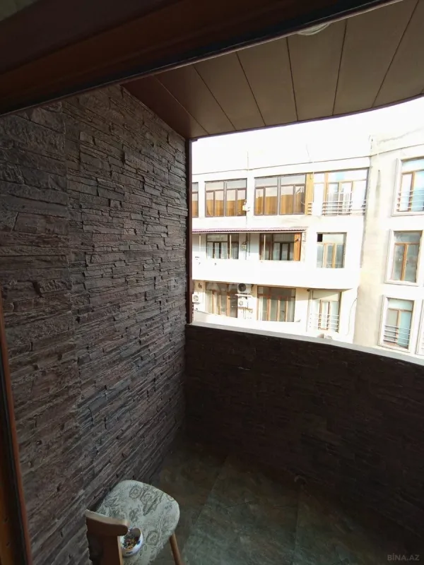 Satılır 4 otaqlı mənzil 159 m²