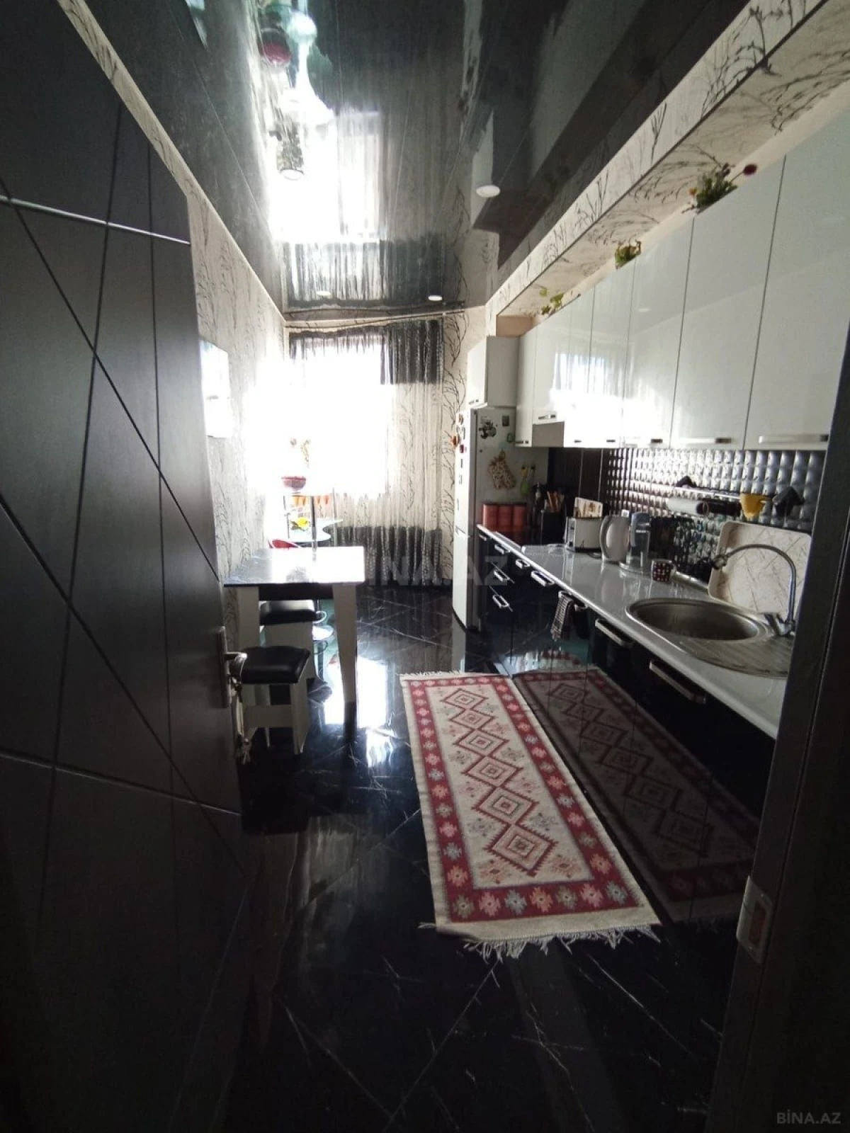 Satılır 4 otaqlı mənzil 159 m²