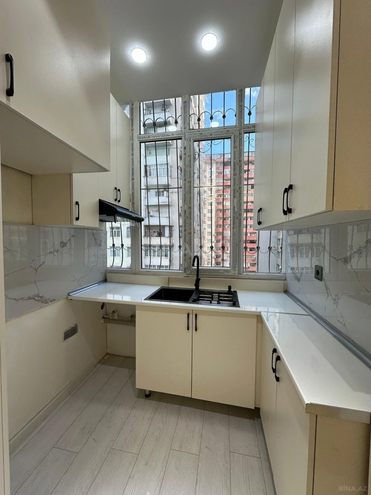Satılır 2 otaqlı mənzil 55 m²