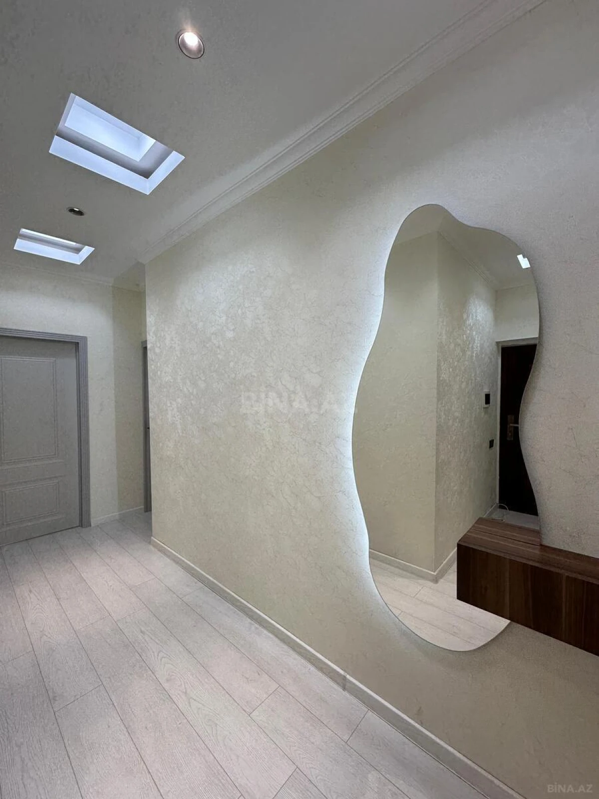 Satılır 2 otaqlı mənzil 55 m²