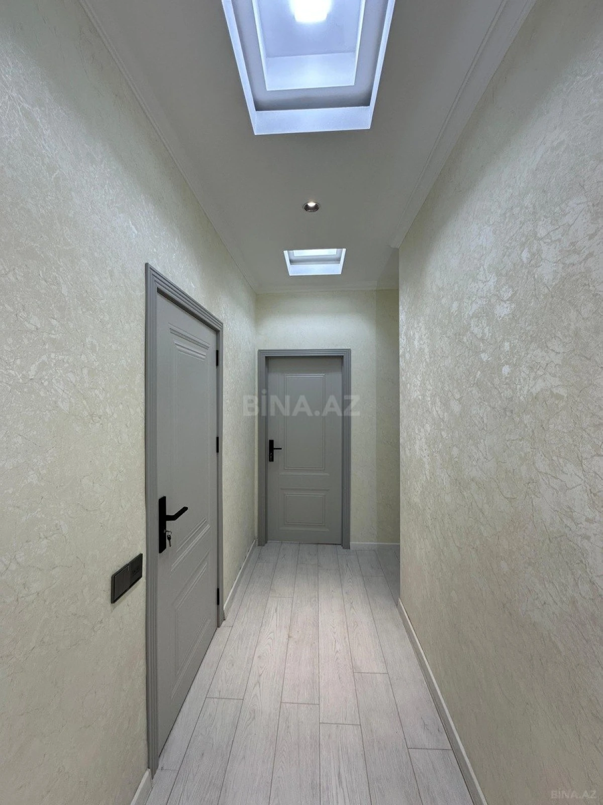 Satılır 2 otaqlı mənzil 55 m²