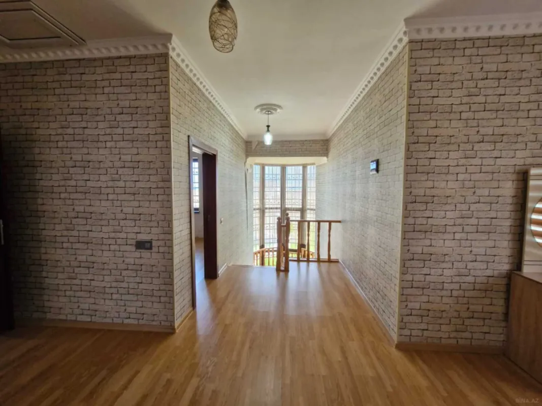 Satılır 5 otaqlı həyət evi 200 m²