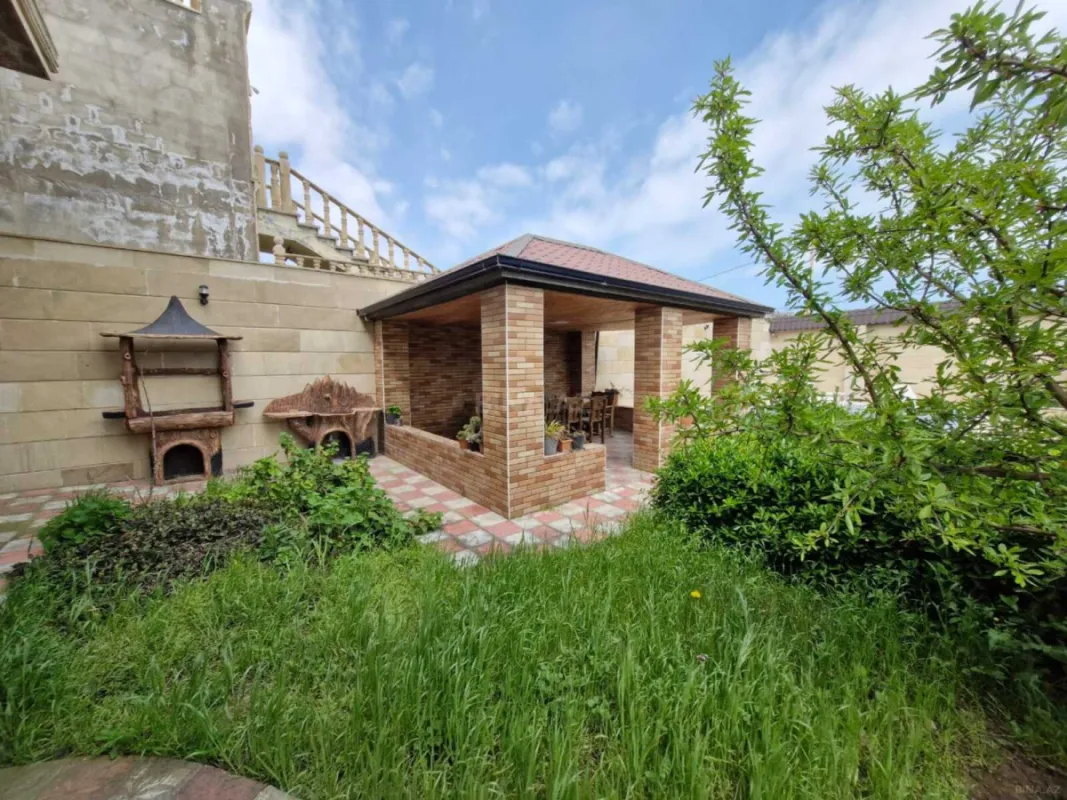 Satılır 5 otaqlı həyət evi 200 m²