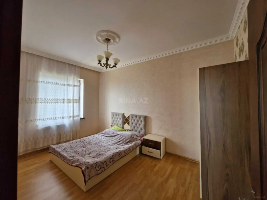 Satılır 5 otaqlı həyət evi 200 m²