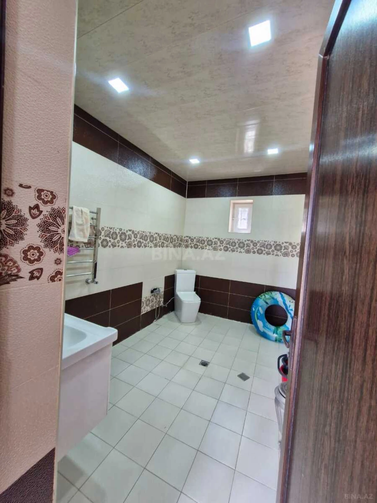 Satılır 5 otaqlı həyət evi 200 m²